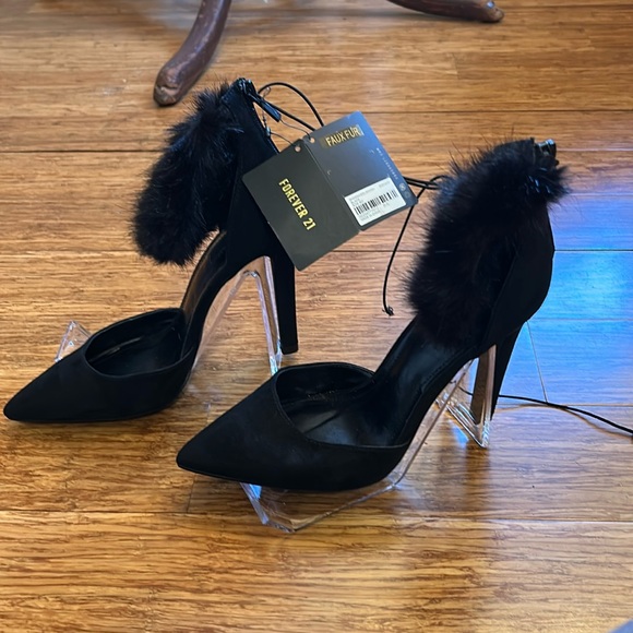 Forever 21 Faux Fur Stiletto Court Heels - Picture 3 of 5